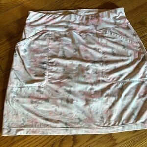 Kate Lord small white, pink and gray golf skort